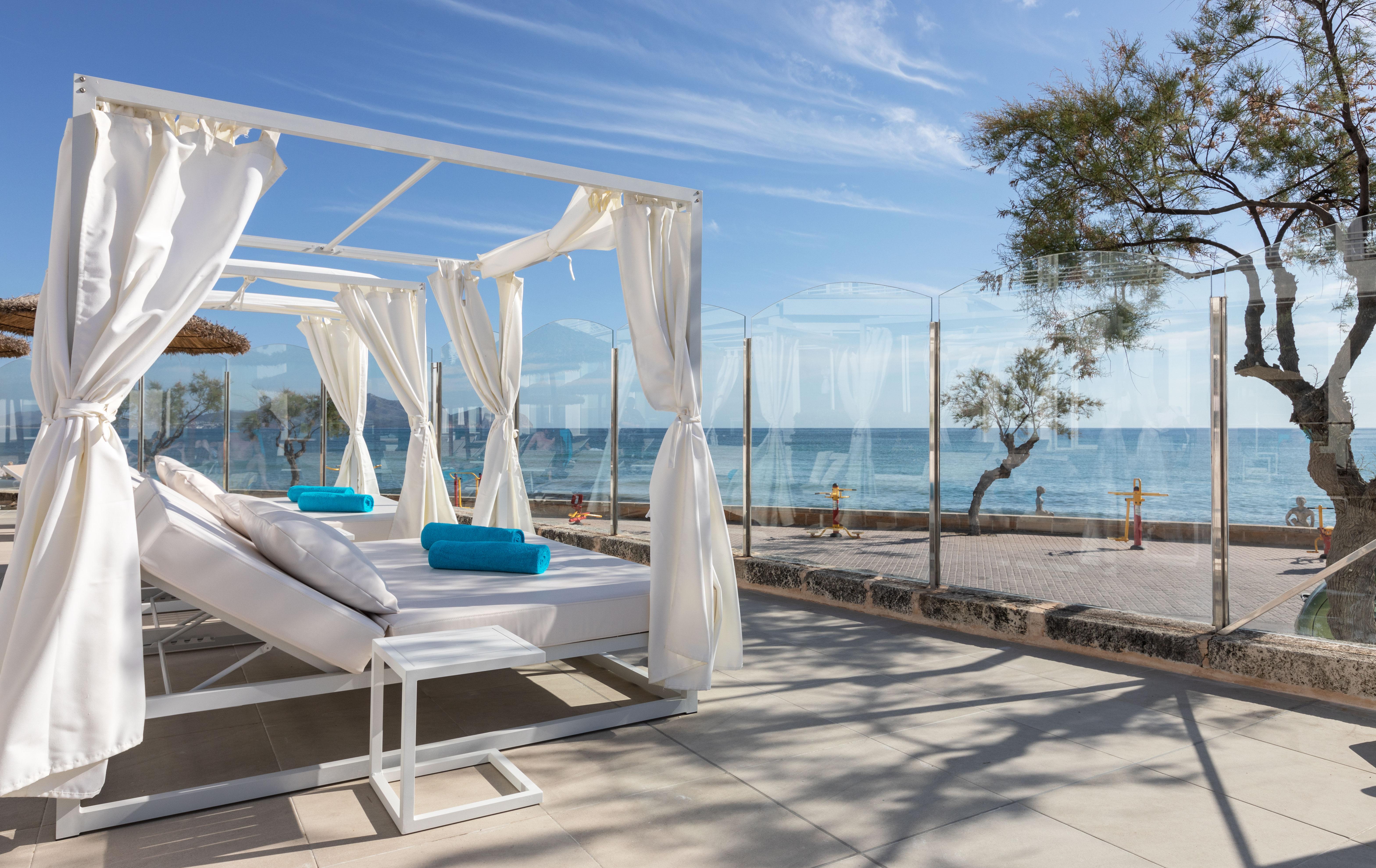 Ferrer Concord Hotel & Spa (Adults Only) Can Picafort  Bagian luar foto