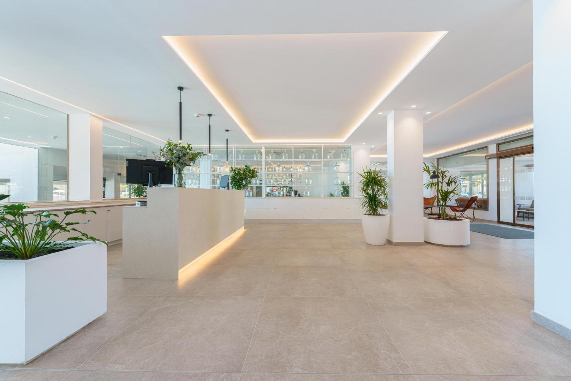 Ferrer Concord Hotel & Spa (Adults Only) Can Picafort  Bagian luar foto